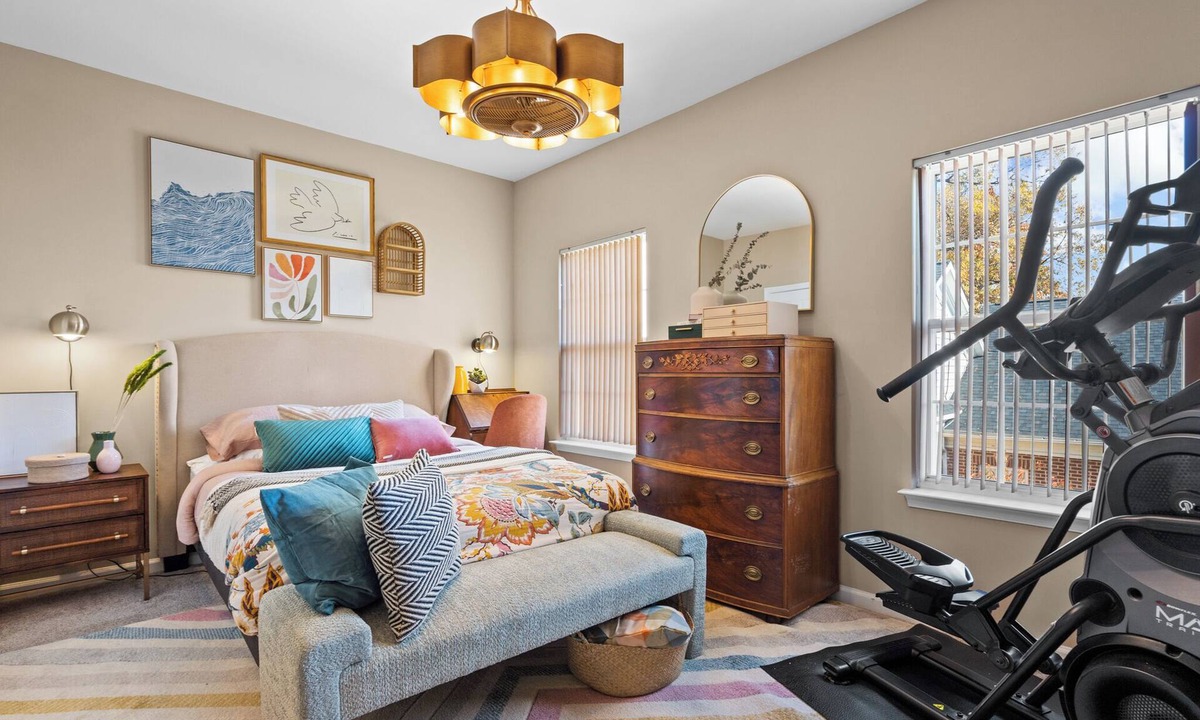 Bellevue House | L'Écrin in SW DC: Gym, Garage, & Great for Groups