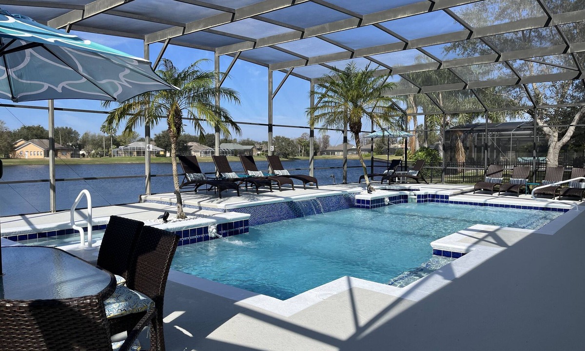 West Kissimmee Villa | Lakeview Retreat: luxury 5★ villa -large pool, spa, game room, near parks & golf