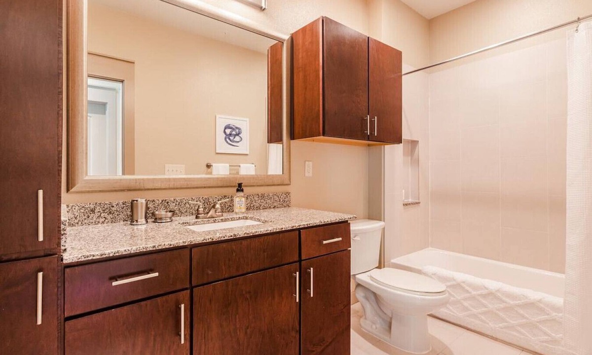 Sugar Land Apartment | Landing at Telfair Lofts - 2 Bedrooms in Downtown Sugar Land