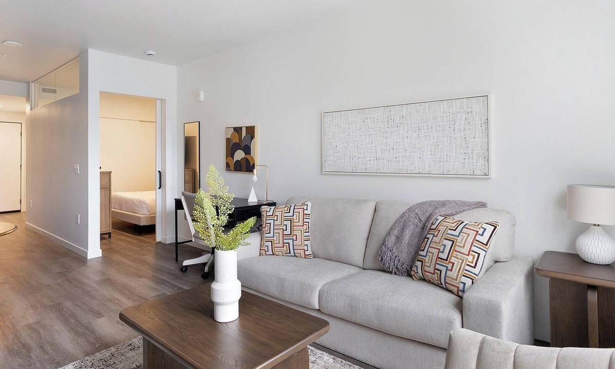 Crown Hill Apartment | Landing | Beautiful 1BD, Gym