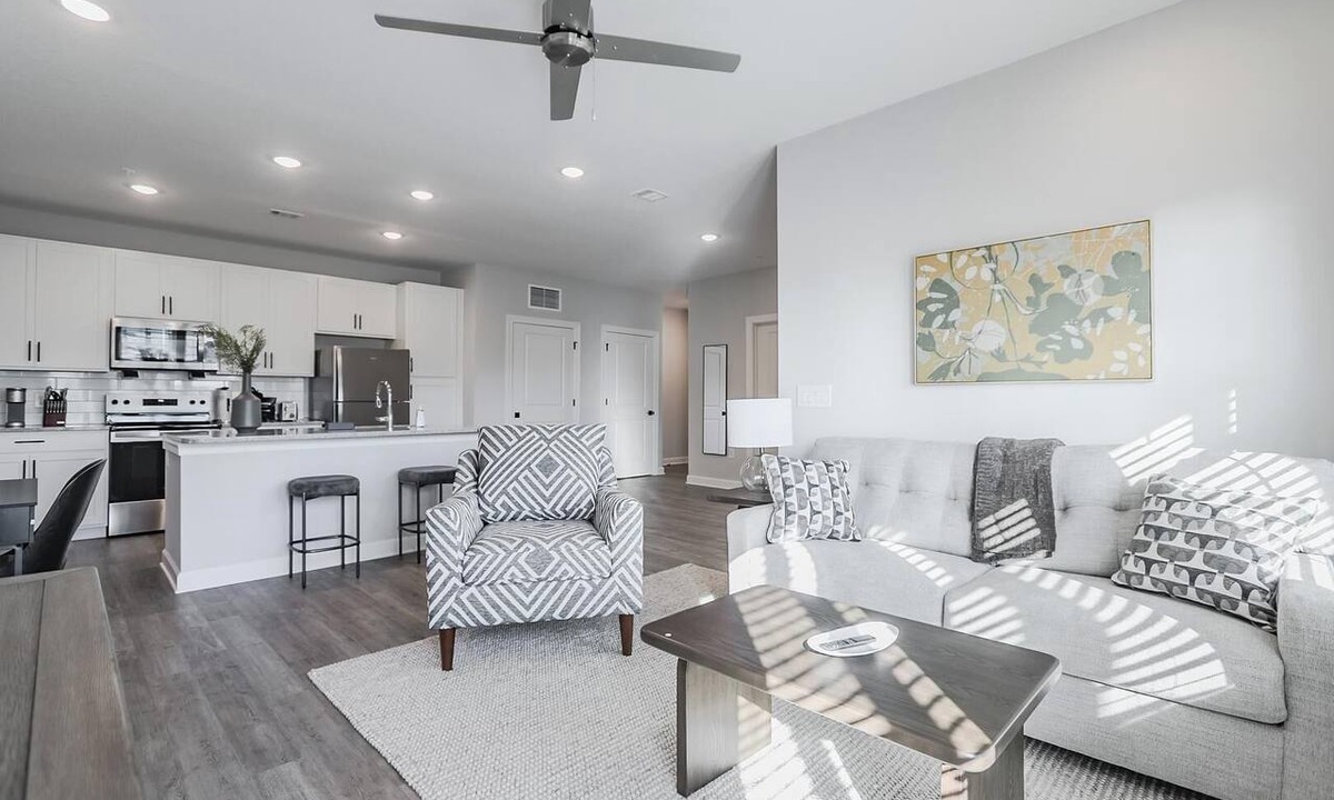 Fort Myers Apartment | Landing | Modern 1BD, Pool
