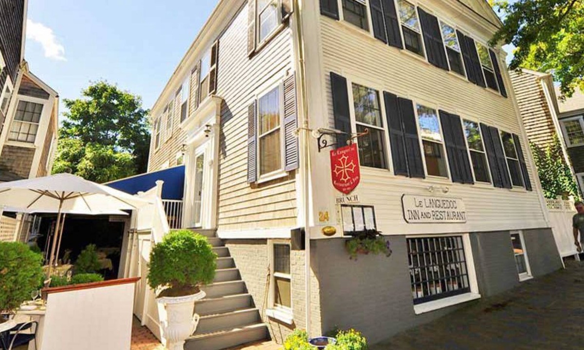 Nantucket Town House | Languedoc Inn & 3 Hussey St Guest House
