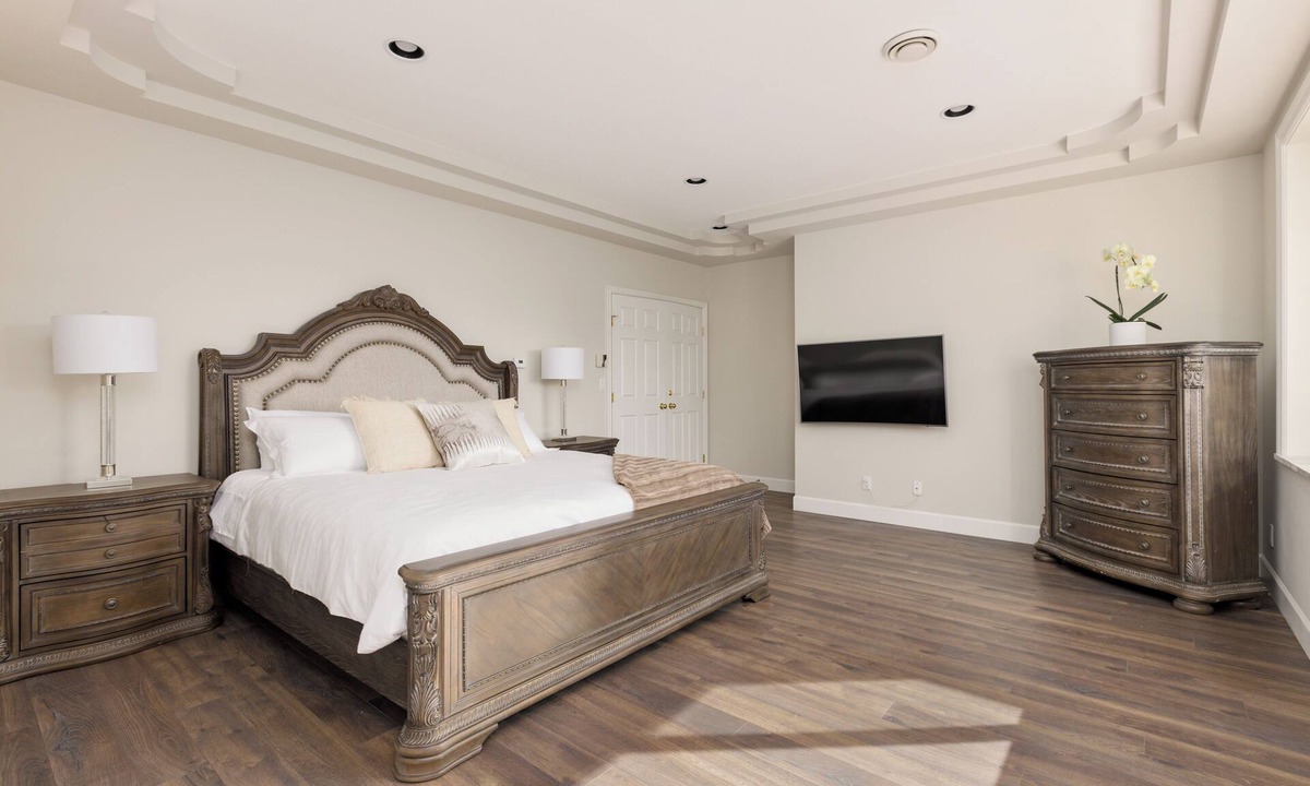 Richmond Apartment | Large Ensuite in a Luxury House