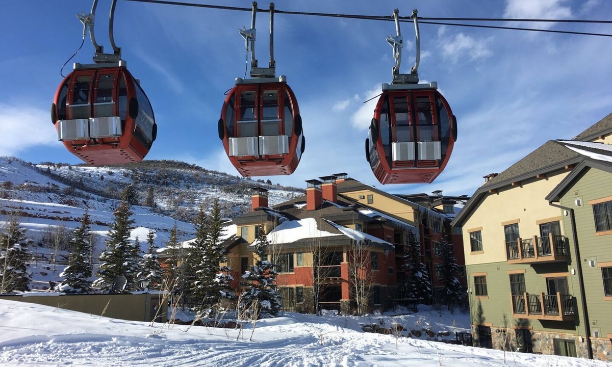Park City Condo | Large Ski In Ski Out 3 Bedroom+Loft Sleeps 10 Pool Hot Tub Vaulted Ceilings Fireplace MC10 C