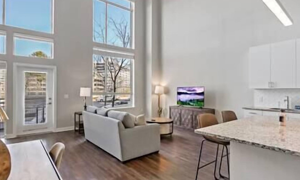 Tysons Apartment | Life at The Top | Luxury | Loft | Pool | Lifestyle