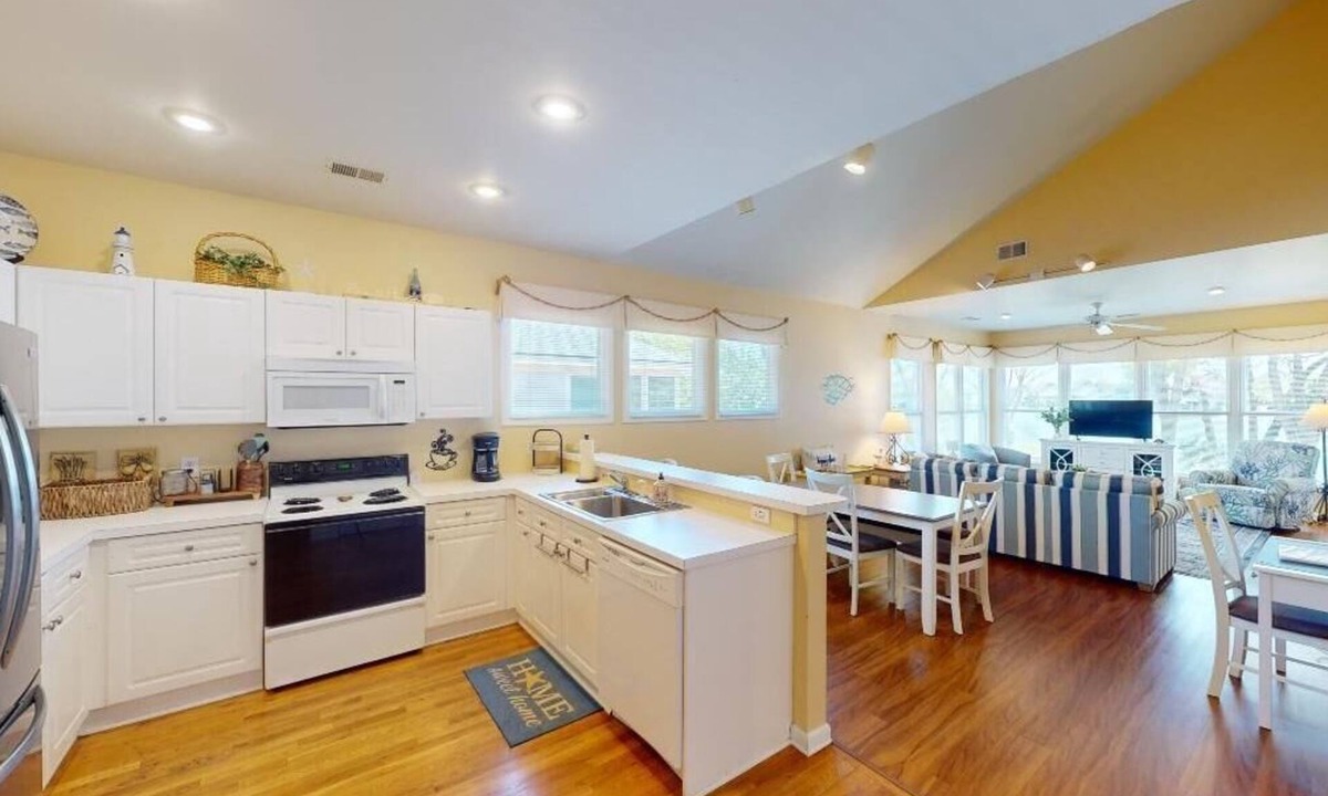 Litchfield by the Sea Villa | Litchfield Lakeside Hideaway 2BR Near the Beach