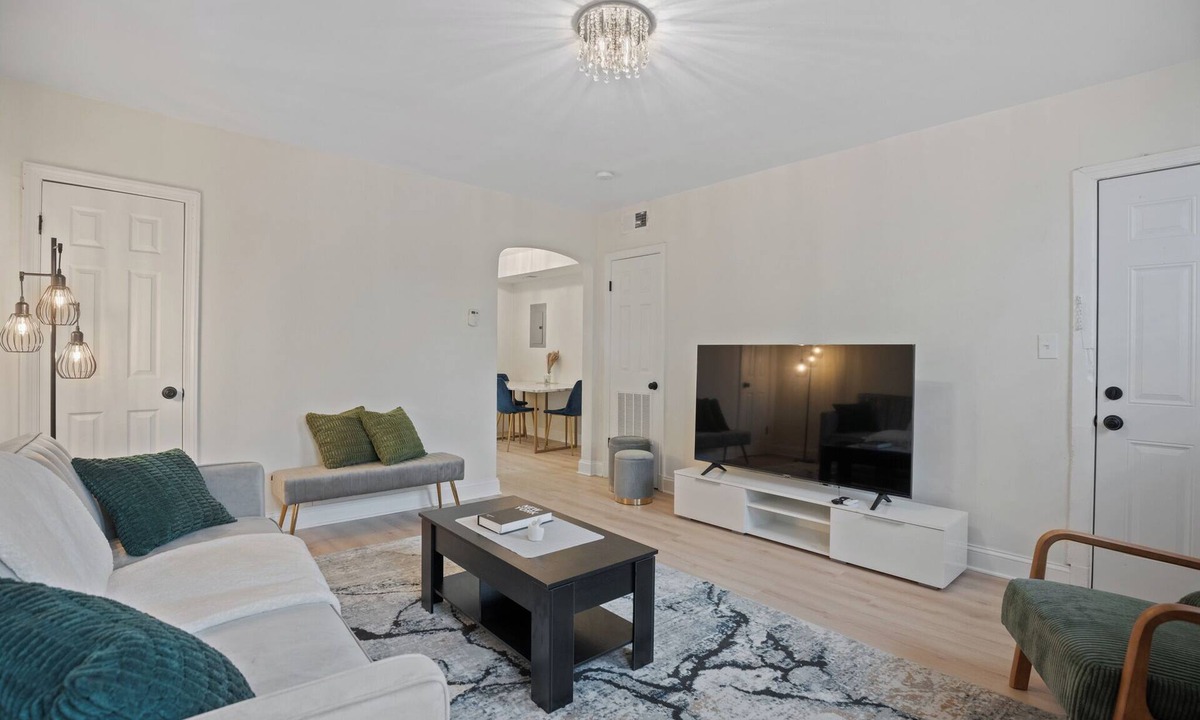 Hillcrest Apartment | Located in the heart of SE Washington, DC. Perfect for both short/long stays.