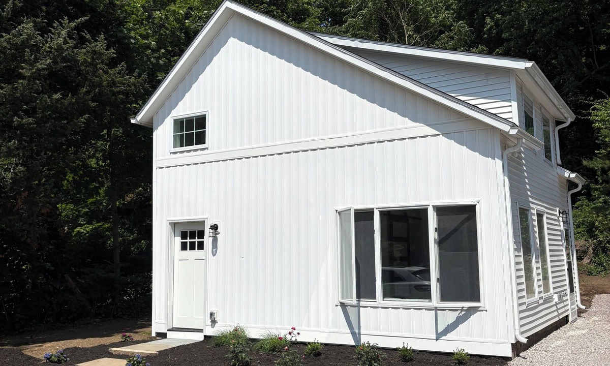 Westerly Condo | Loft-style guest house in the heart of Westerly! All new everything, sleeps 4