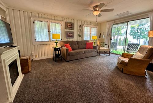 Alpena House | Long Lake Cottage-Hot Tub-Pet Friendly-Near Alpena