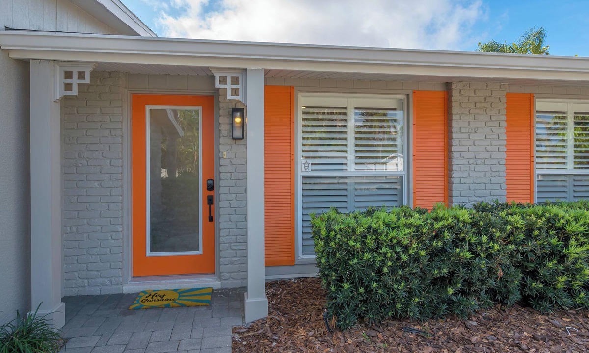 Southgate House | Lovely 3-bedroom house mins to Siesta Key#1 Beach.