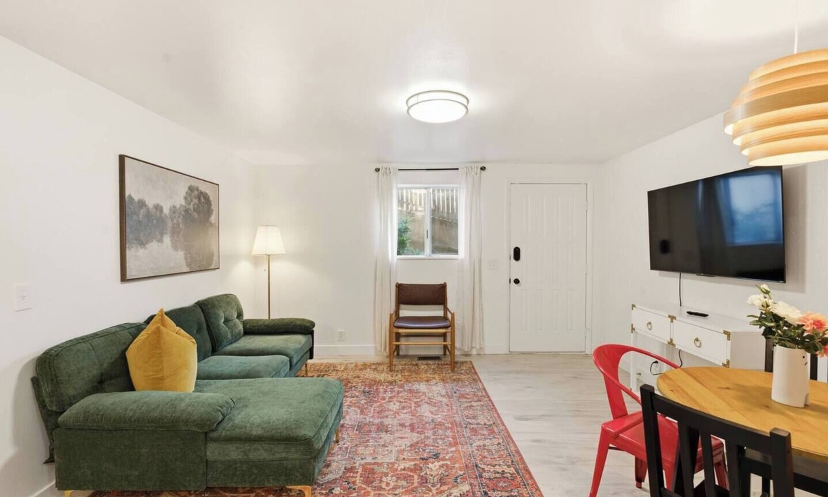 Pleasant Grove House | Lower Grove | Remodeled 2BR | King Bed