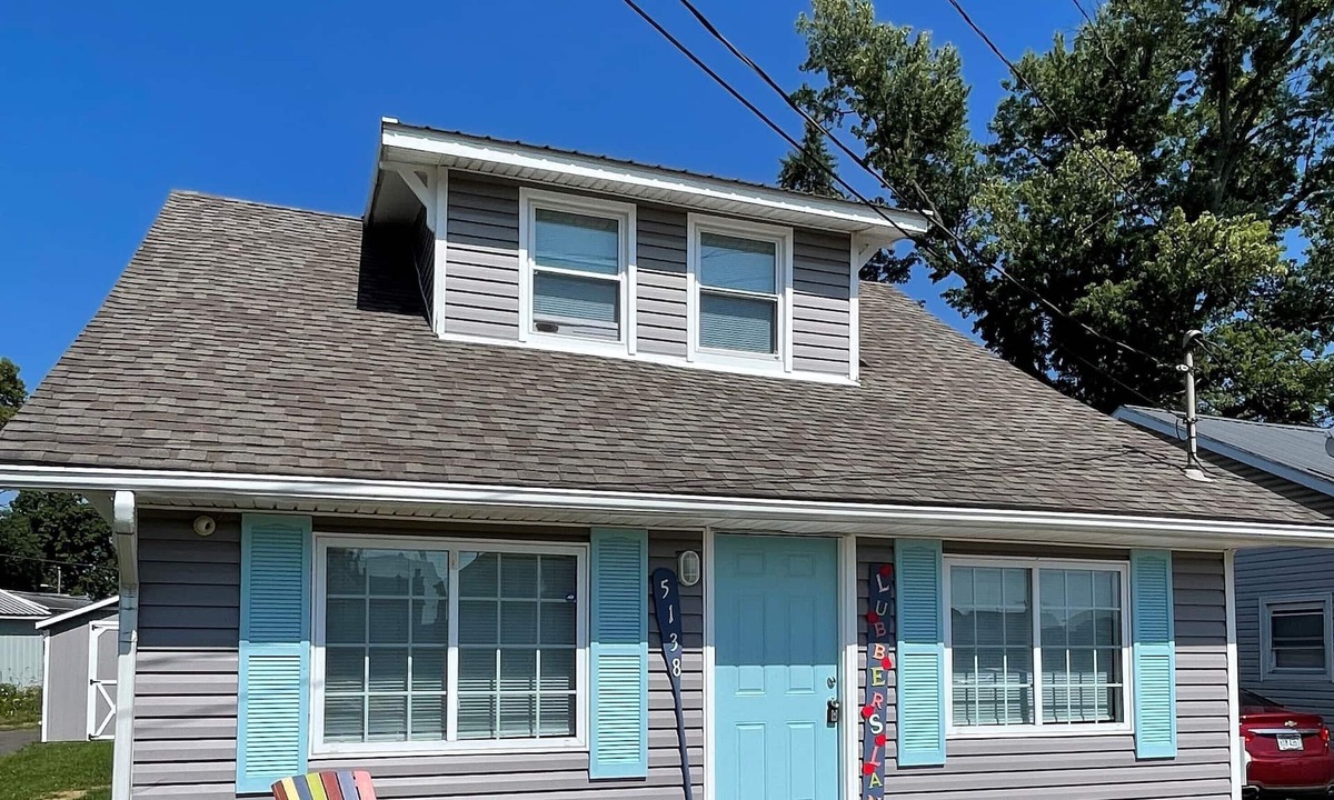 Buckeye Lake House | Lubber's Lane-Remodeled Buckeye Lake Home across from the lake.!