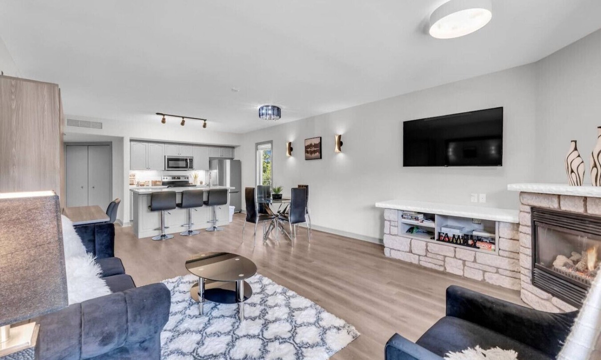 Oro-Medonte Condo | Lux 4bd 2bath 1400 sqft Condo