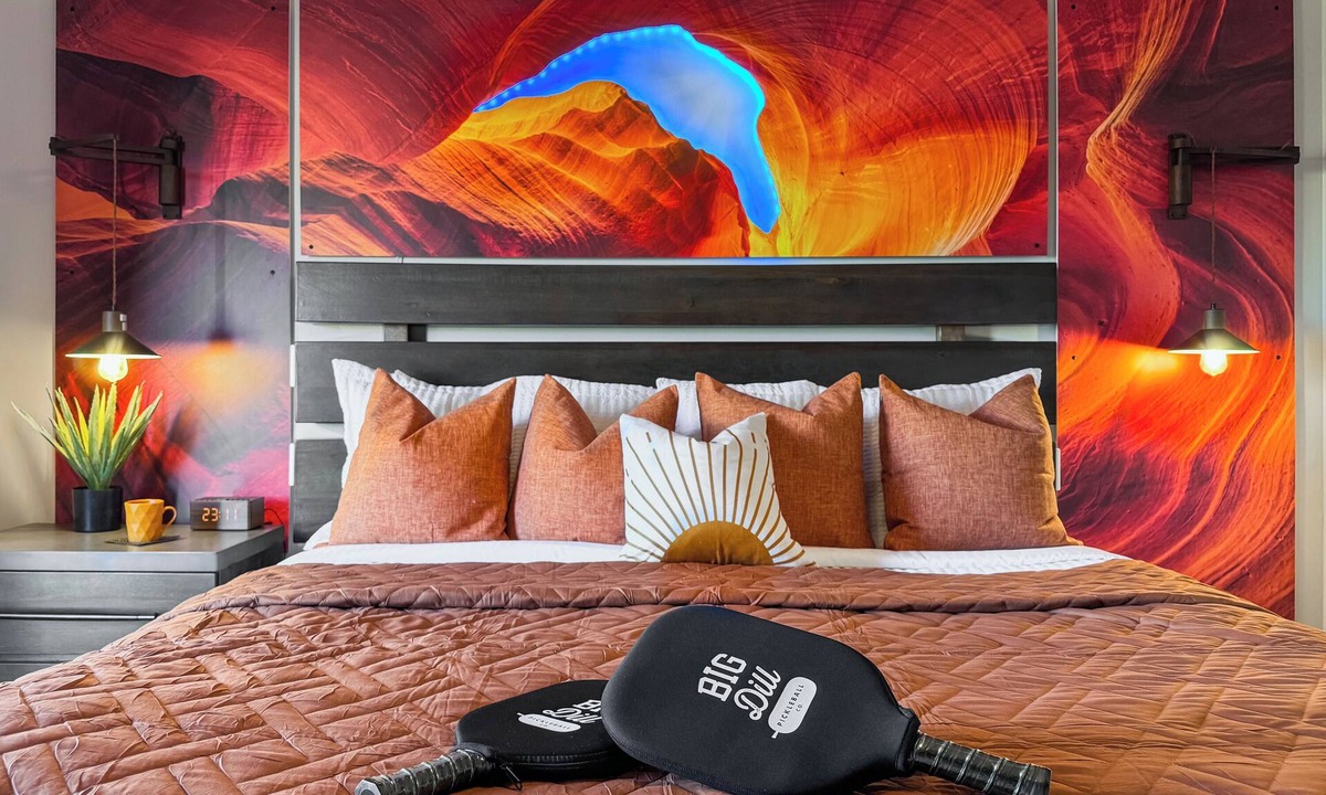 St. George Villa | Luxe 4BR w/Hot Tub - Rooftop Snow Canyon Views