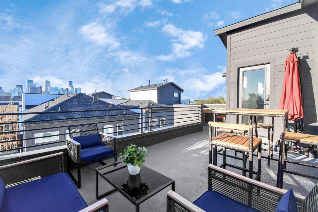 East Downtown Houston Apartment | Luxe Private Studio