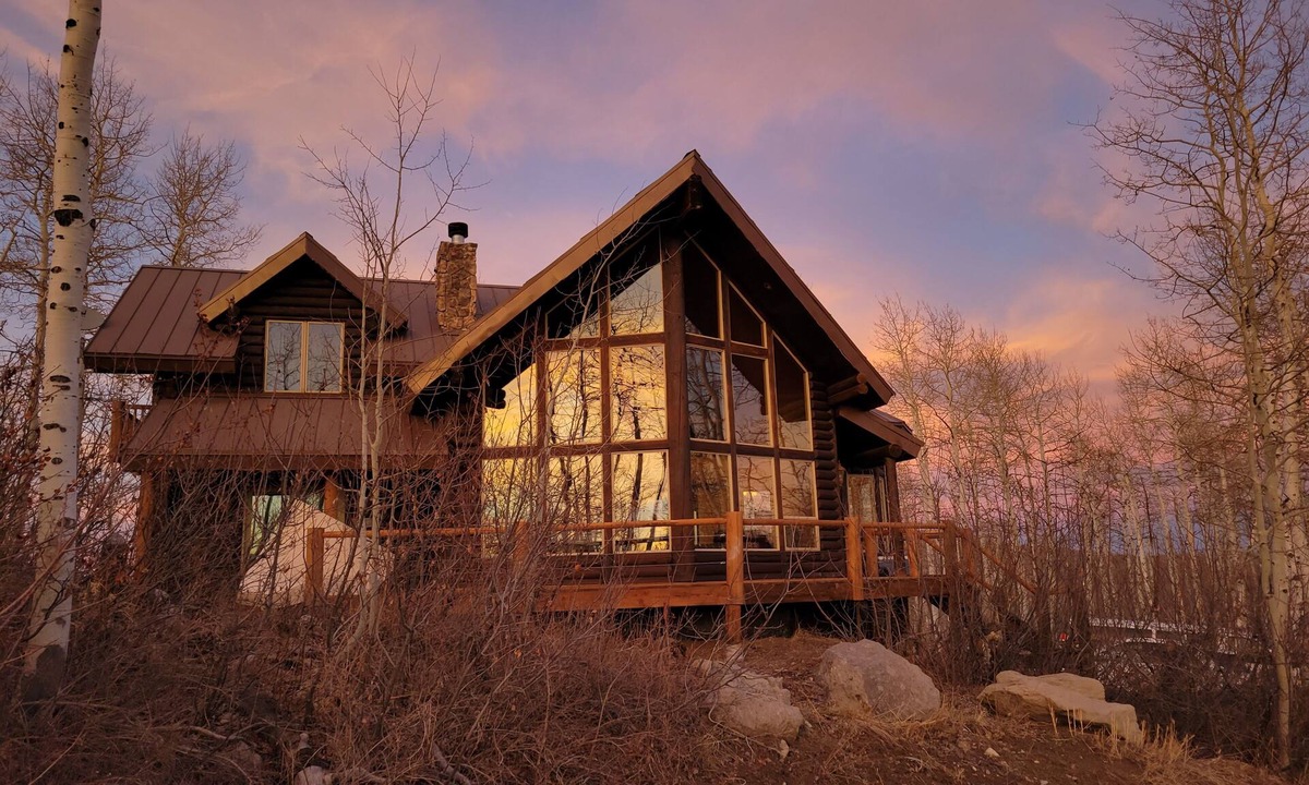 Tollgate Canyon Ski Chalet | Luxurious Mountain Retreat - Minutes from Park City and Deer Valley