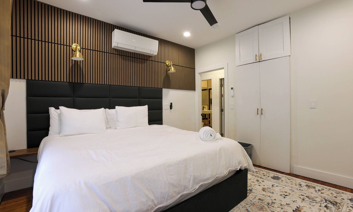 Dupont Circle Bed & Breakfast | Luxury 3BR Suite Dupont Circle Boutique stay