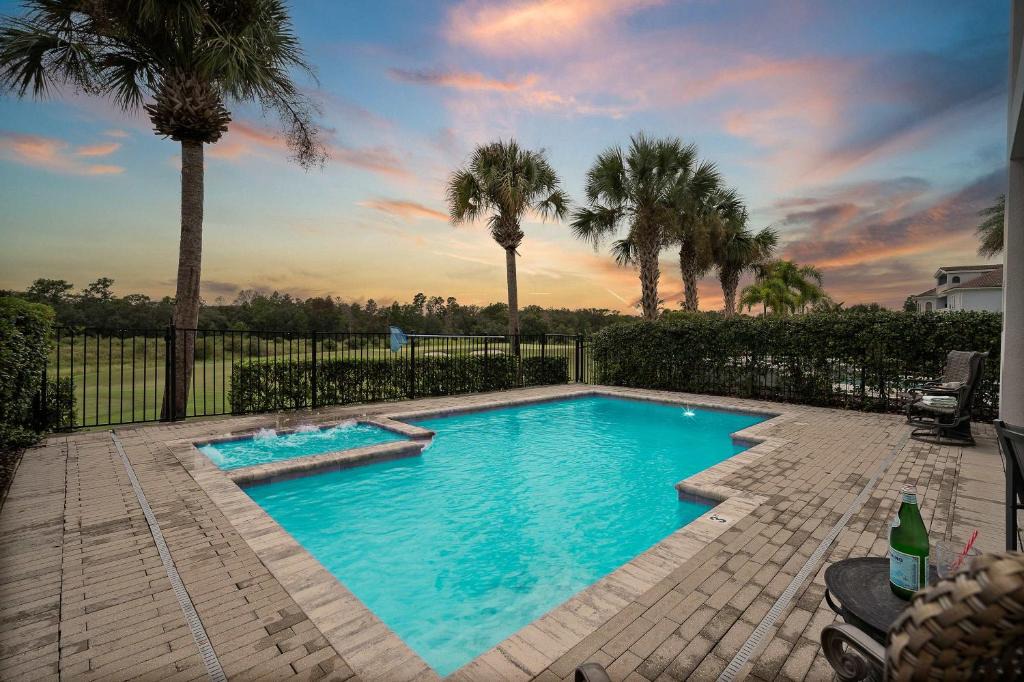 Reunion Apartment | Luxury 6BR Villa w Pool & Cinema 4mi to Disney