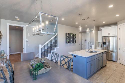 St. George House | Luxury At The Ledges