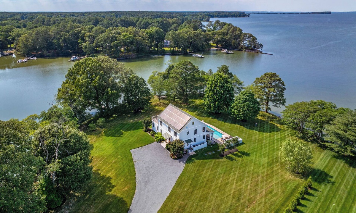 St. Michaels House | LUXURY COASTAL FARMHOUSE WATERFRONT W/HEATED POOL, DOCK, GOURMET KITCHEN