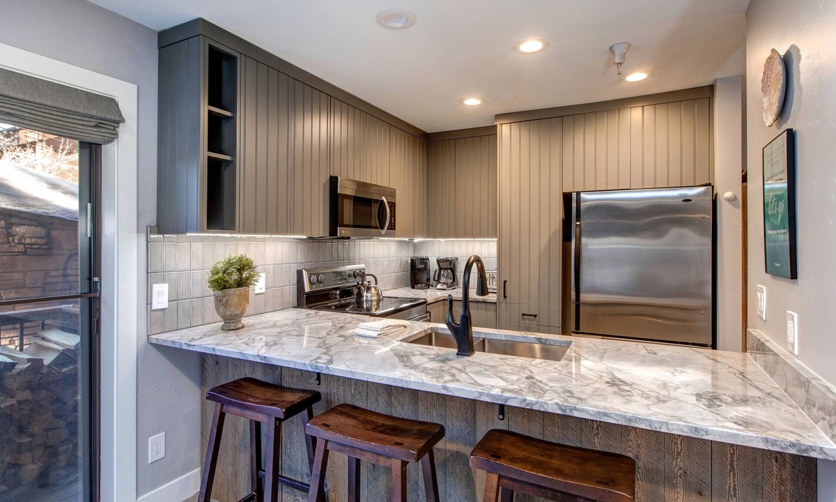 North Park City Condo | Luxury Condo, Great Location, Community Amenities & Year-Round Recreation! PC Silver Cliff 101