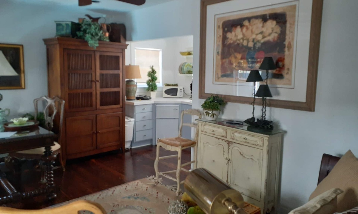 West Palm Beach Cottage | LUXURY COTTAGE IN WEST PALM BEACH FLORIDA - Unit Number #2