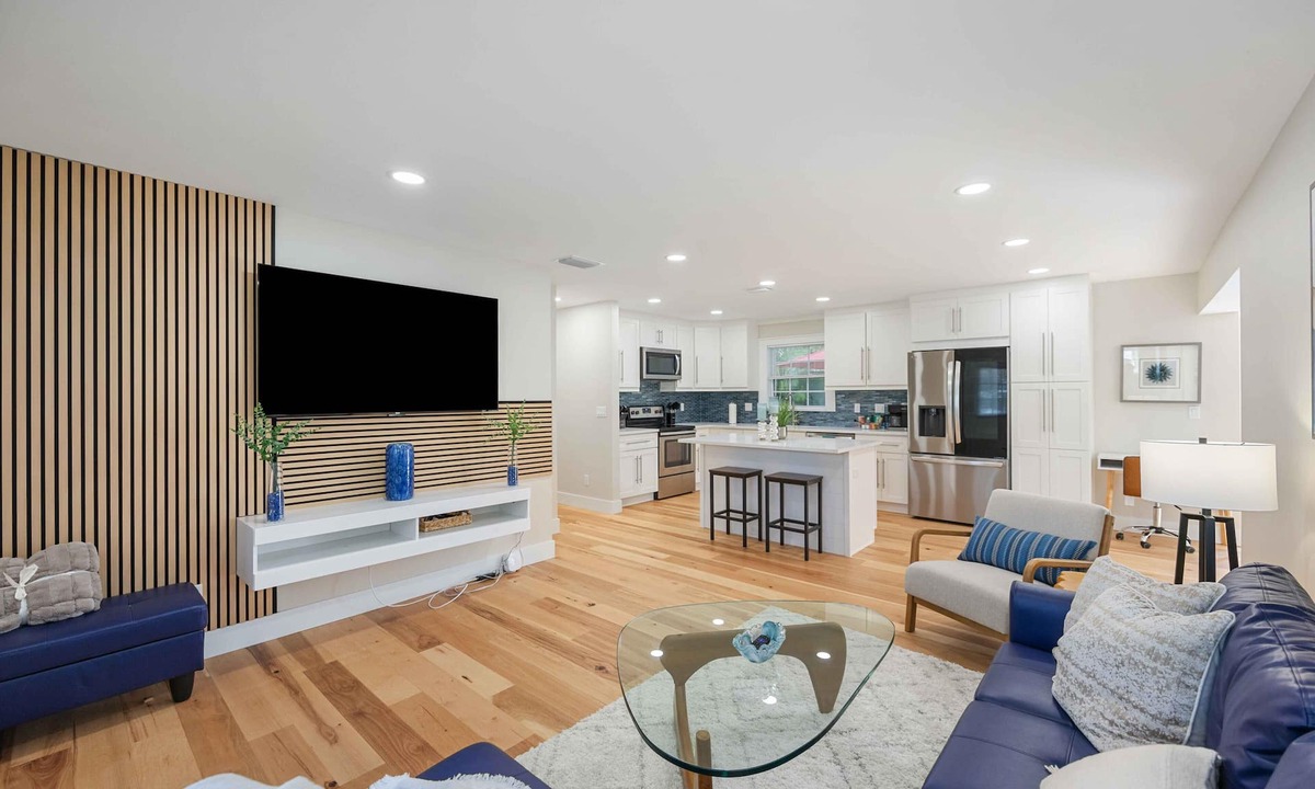 Arlington Park House | Luxury downtown Sarasota retreat. Home in Arlington Park.