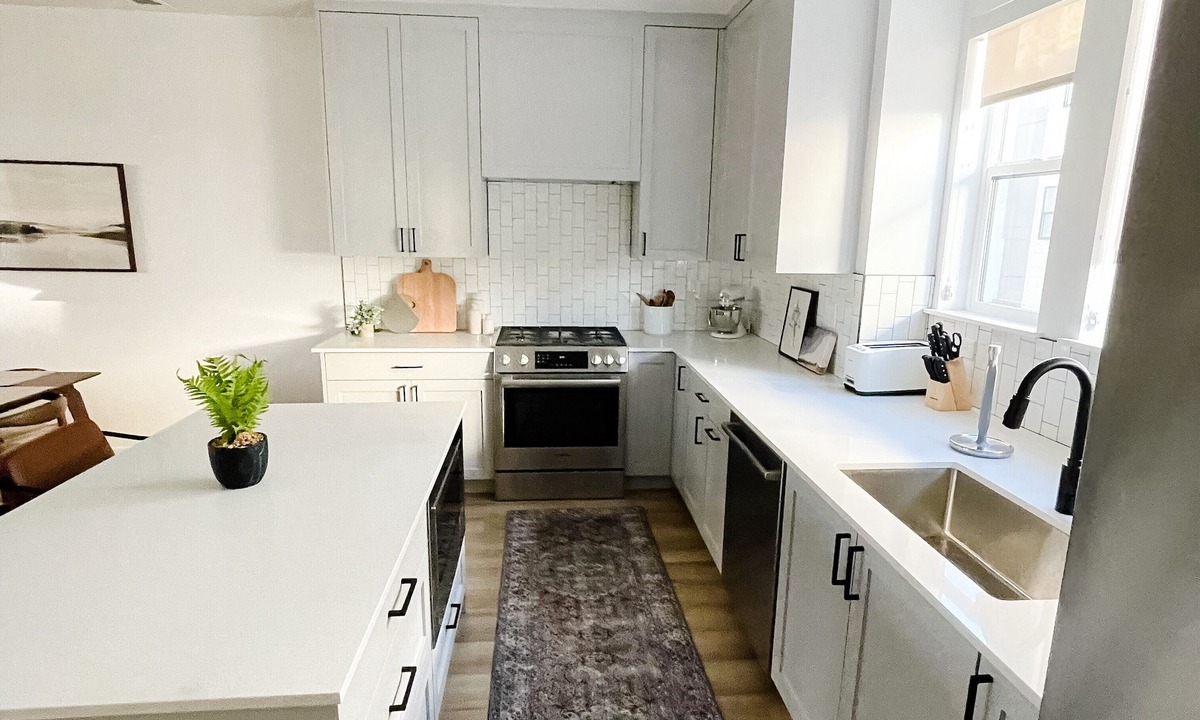 Central Business District House | Luxury Downtown Spacious 3 bedroom New Modern Townhome