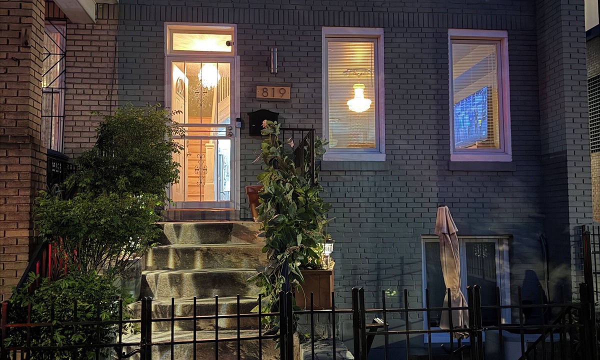 Near Northeast House | Luxury home in the heart of DC for big families and groups!
