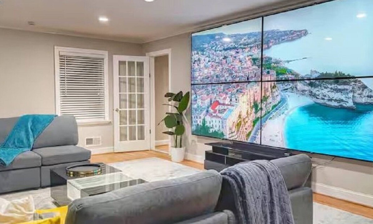 Seminary Hill House | Luxury Movie Theater Home 10 mins to Washington DC