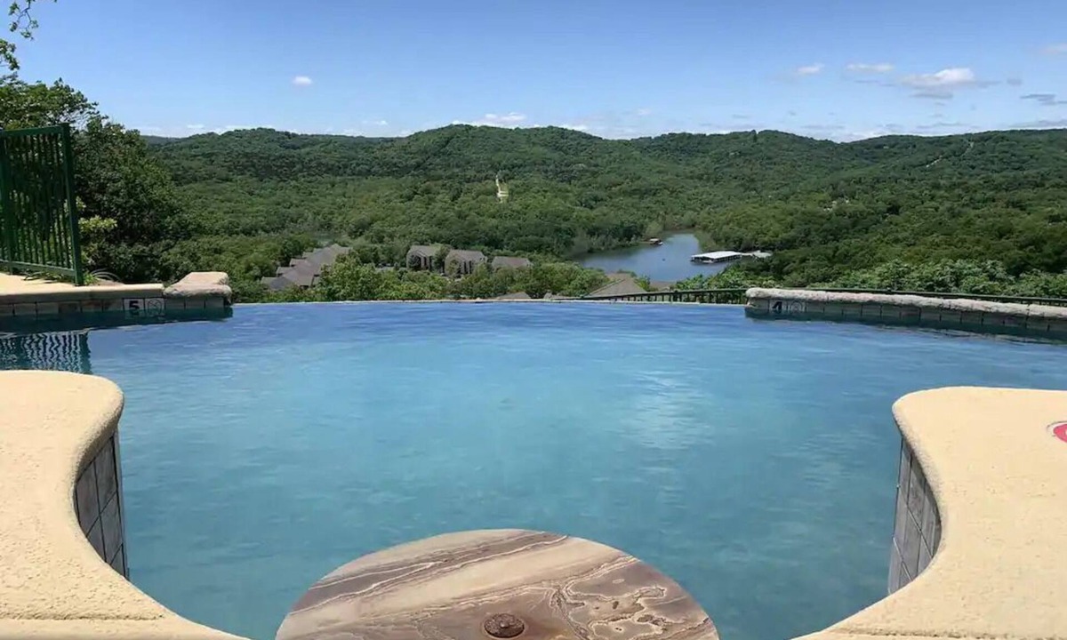 Indian Point Condo | Luxury Penthouse near Silver Dollar City