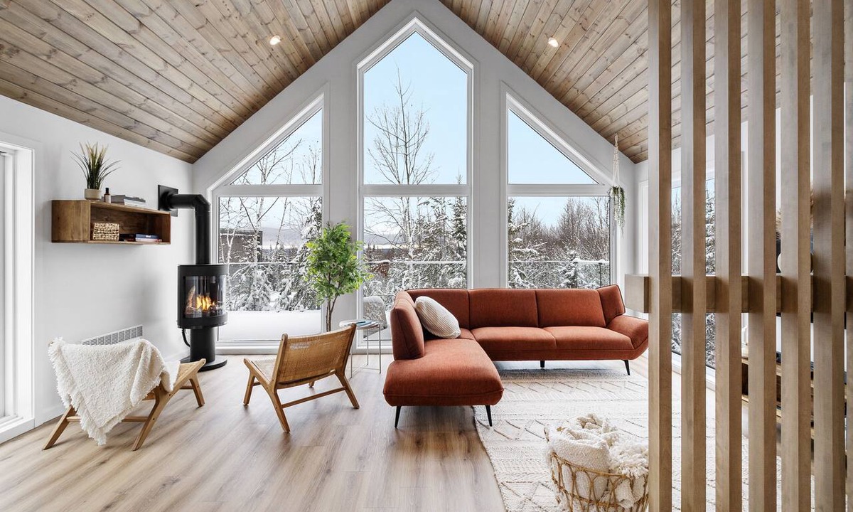 Adstock Ski Chalet | MÖKKI | Spa Mount Adstock Skiing/Golf Scandinavian-style cabin