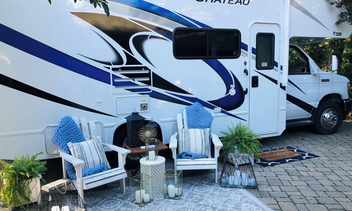 Myakka City House | Marvelous 3-bedroom Recreation Vehicle in Myakka City-Delivery Available