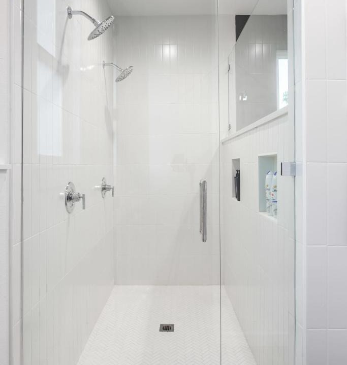 Govalle House | Massive Compound w Pool & Hot tub, Near Rainey St