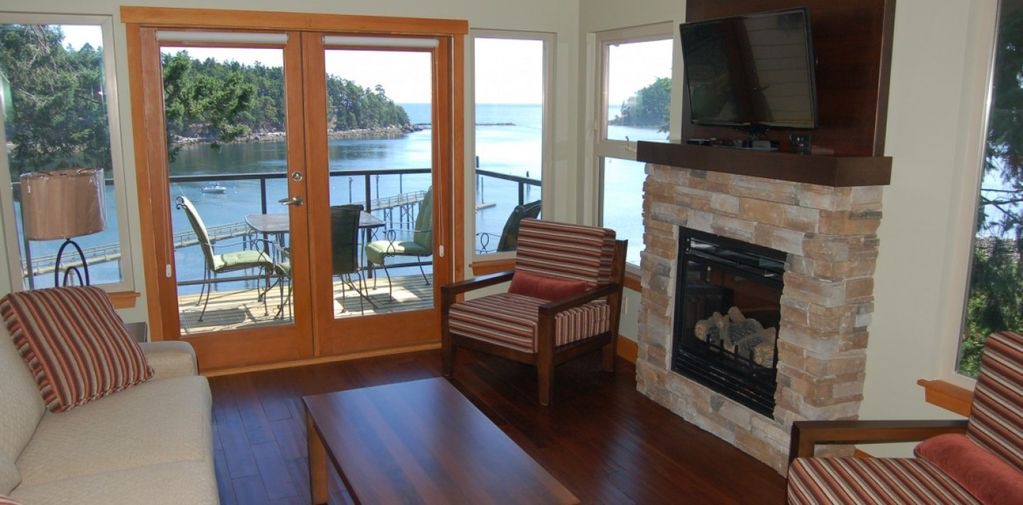 Mayne Island Villa | Mayne Island Resort - Waterview Villa