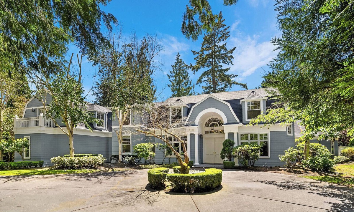Medina Villa | Medina Elegant 5BR Mansion|Lake Park & Bellevue DT
