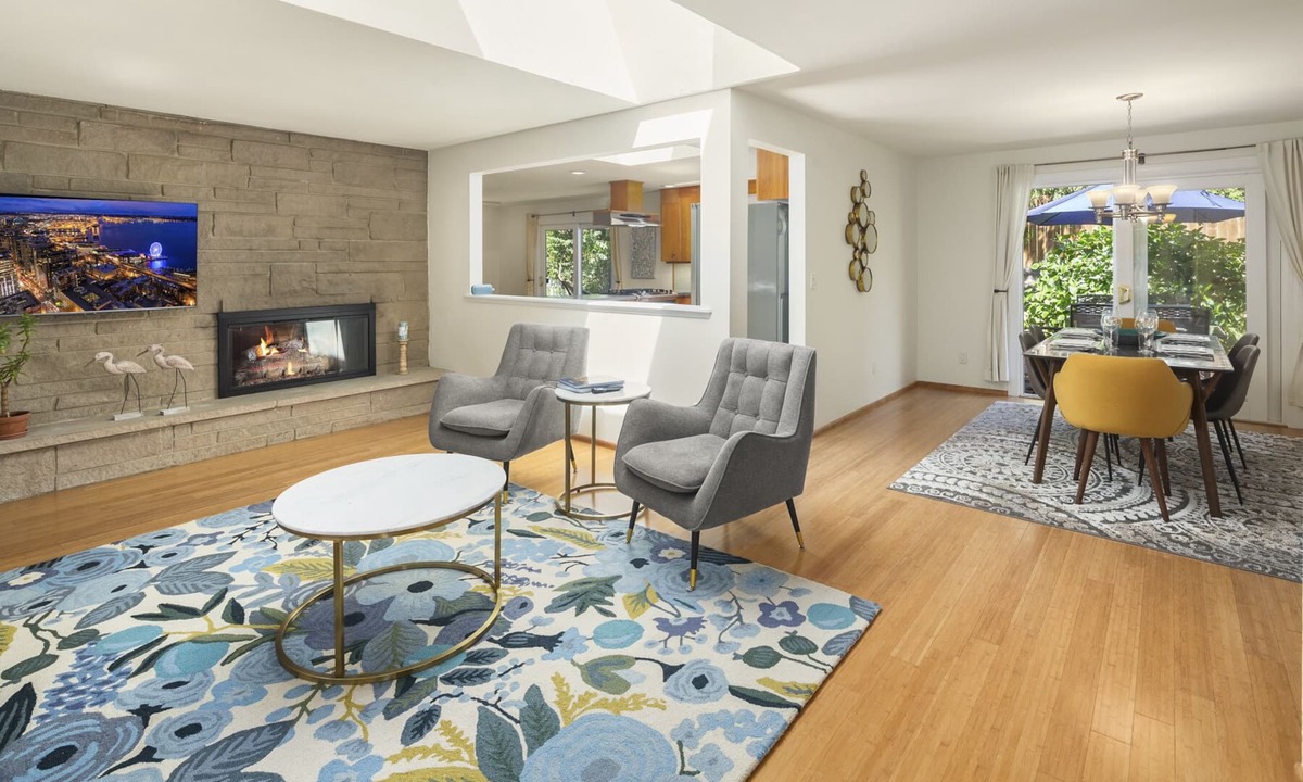 Lake Forest Park House | Mid century modern retreat w/expansive garden and central A/C