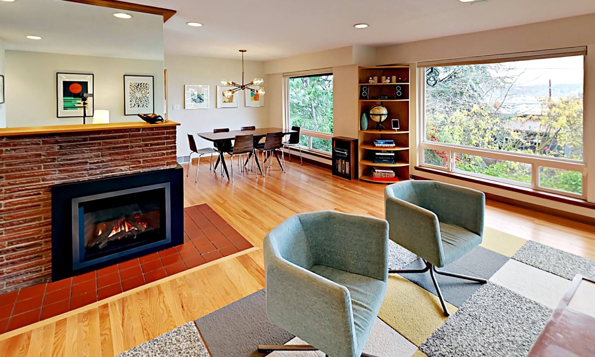 Fremont House | Mid-century modern home with canal & mountain views, & great location