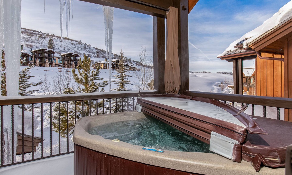 Park City House | Minutes to Canyons Village by Gondola! Brand New Luxury Townhome! Lovely Views!!