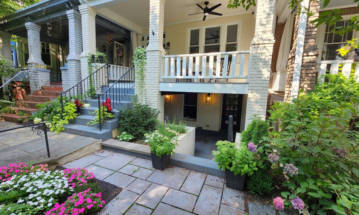 Mount Pleasant Apartment | Modern 2BR in Mount Pleasant Across From the National Zoo and Rock Creek Park!