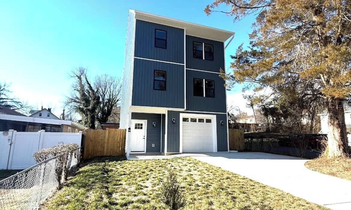Bowie House | Modern 4-Level House near DC & Annapolis