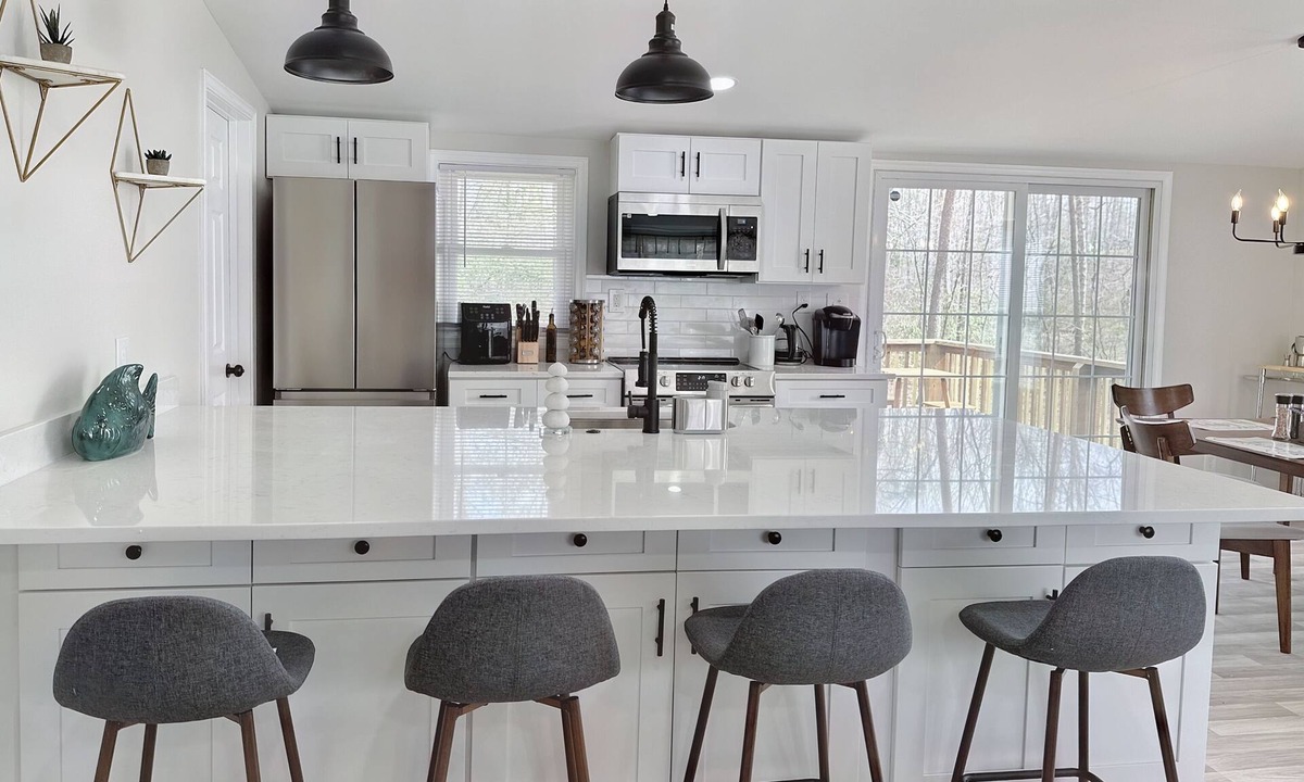 Locust Grove Cabin | Modern Cabin Getaway in Lake of the Woods Community