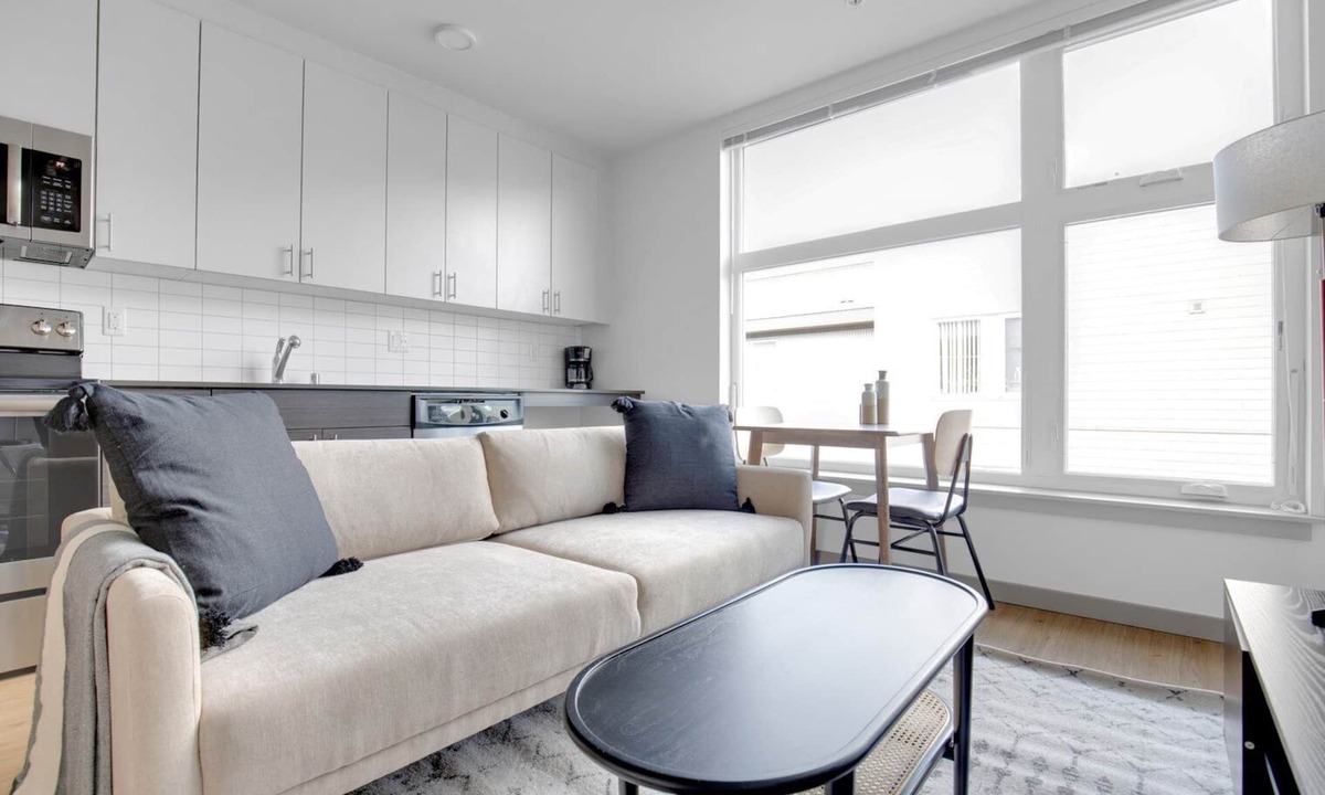 Columbia City Apartment | Modern Columbia City Studio w/W/D & Gym, near Light Rail, by Blueground