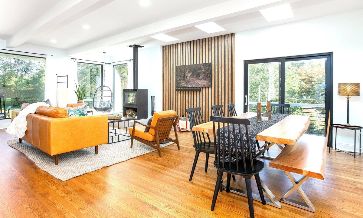 Mebane House | Modern Farmhouse on 5 Acres near Chapel Hill