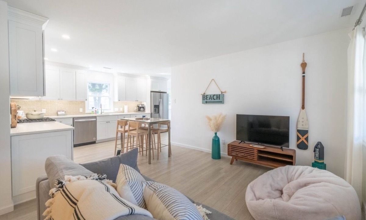 North Cape May House | Modern, open plan beach house - 2 blocks to the bay beach