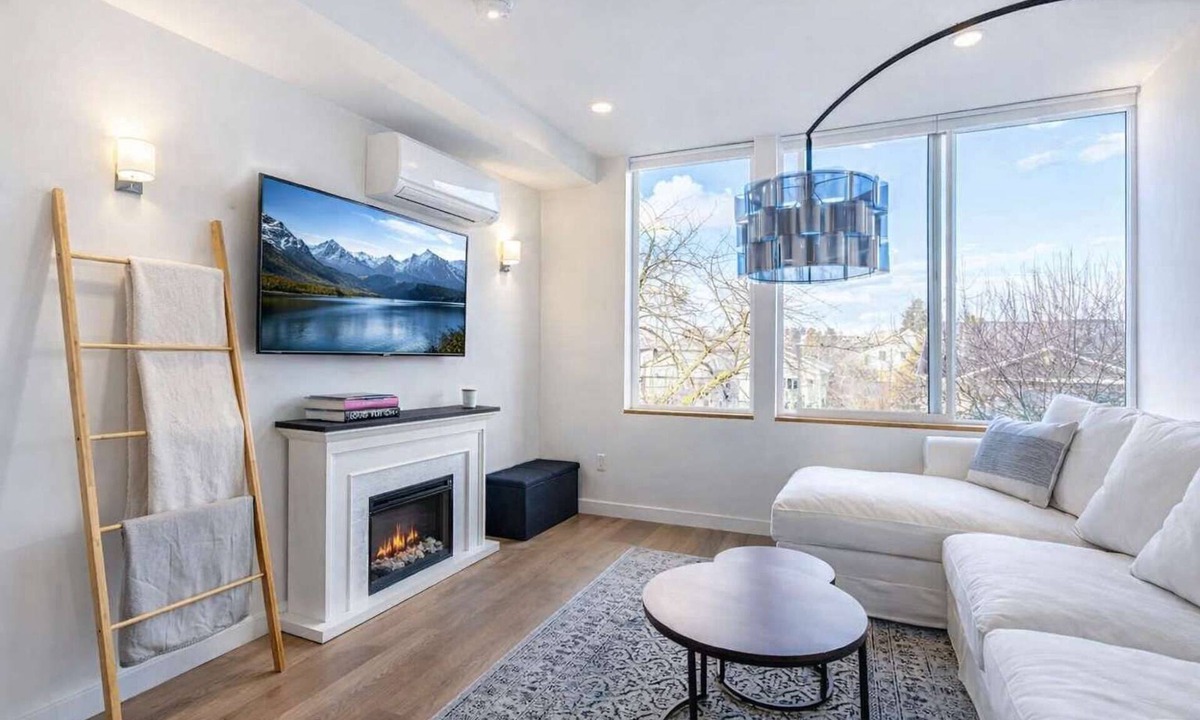 Columbia City House | Modern Retreat in Seattle's Columbia City