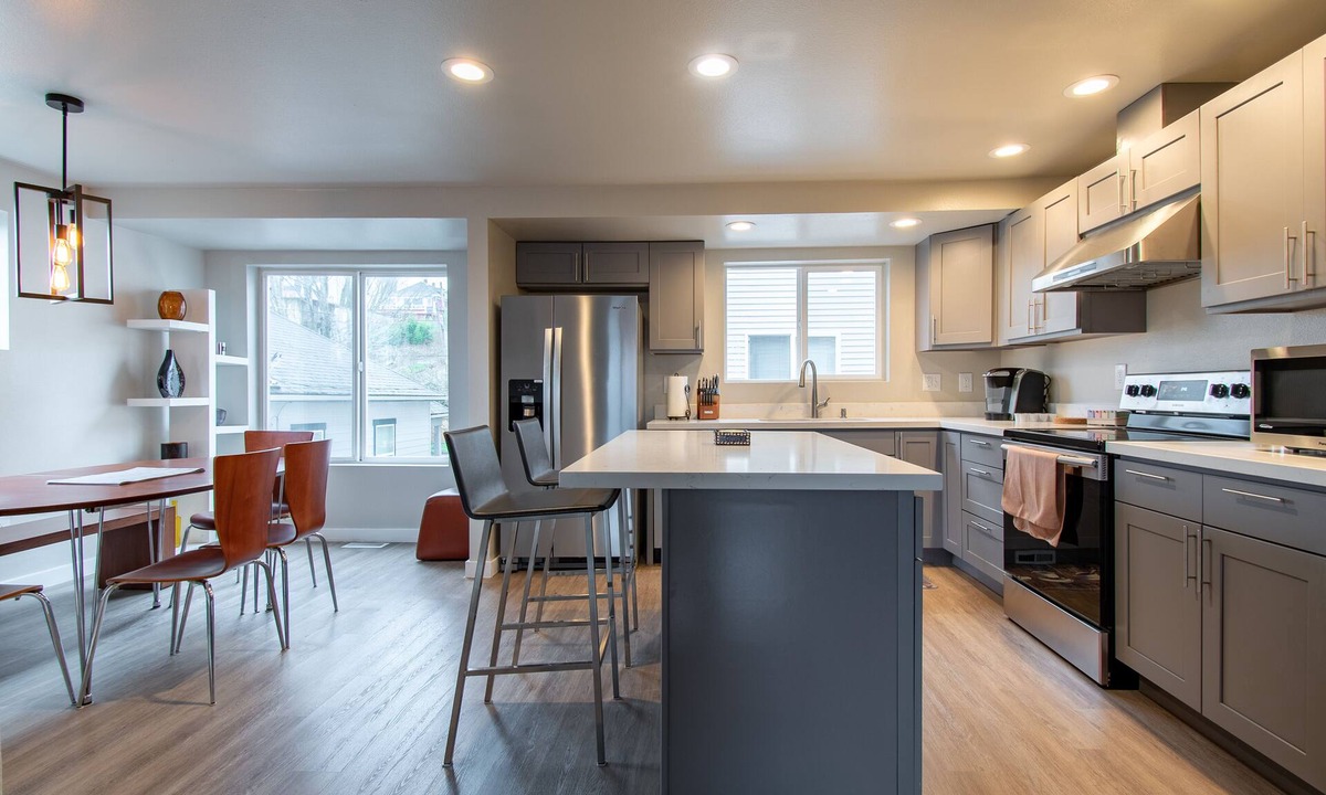 North Beacon Hill House | Modern Townhome North Beacon Hill - 5 minutes to Downtown