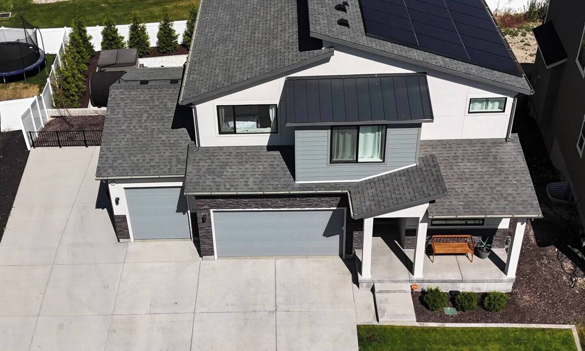 Utah County House | Mona Lisa Sojourn & SPA. 4 Bedroom, 2.5 Baths, Purple Beds, Orbi Wifi, OLED TVs.
