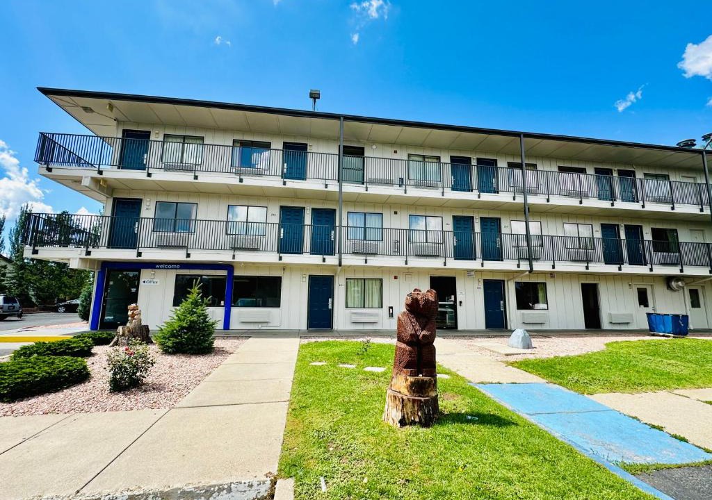 Woodlands Village Hotel | Motel 6-Flagstaff, AZ - West - Woodland Village