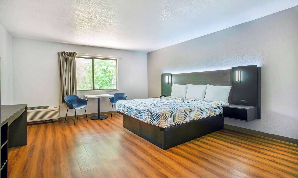 City Central Hotel | Motel 6 Gresham, OR - Portland